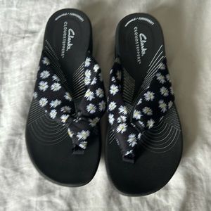 Clarks Women's Arla Glison Flip-Flop